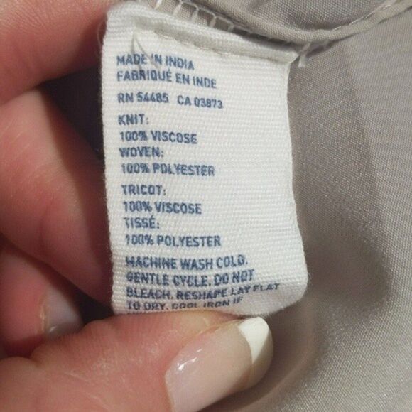 5/$55 American Eagle Outfitters flowy cream cap sleeve blouse - M - Picture 5 of 5